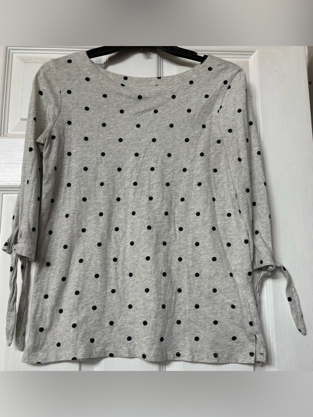 Old Navy Gray Polka Dot Tie-Sleeve Long Sleeve Top. Size: XS